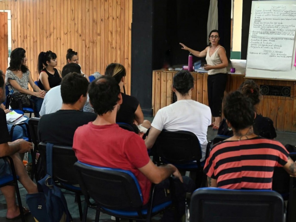 Reunión del Programa Envión para planificar actividades 