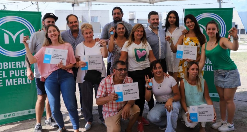 Merlo: Maggiotti y Menéndez entregaron viviendas del Programa Procrear