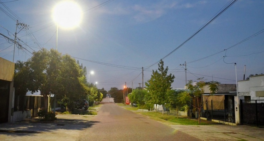 El Municipio instaló nueva iluminación LED en Pueblo Nuevo