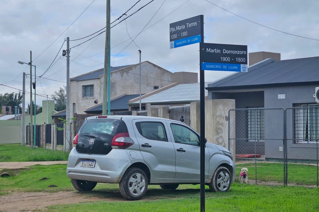 El Municipio instala nomencladores de calles en barrio San Juan de Dios