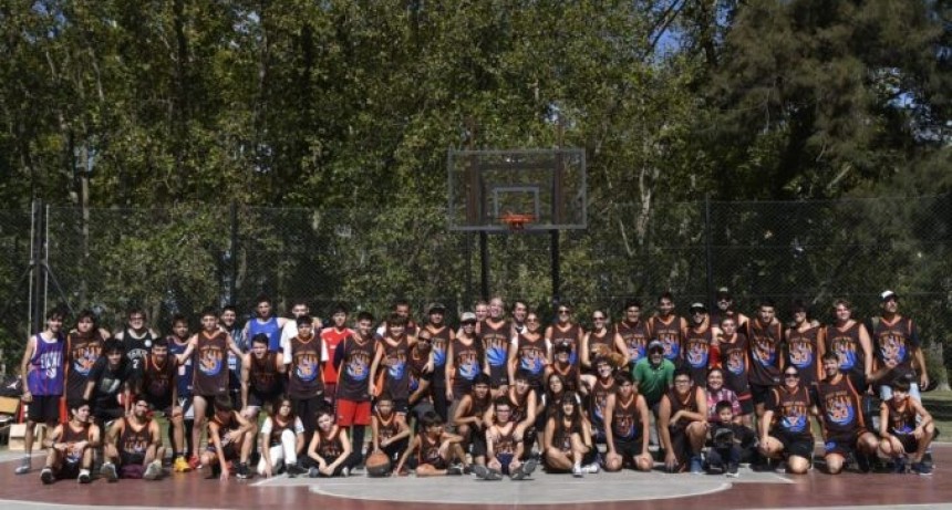 Segundo aniversario de las canchas de básquet del Parque San Martin