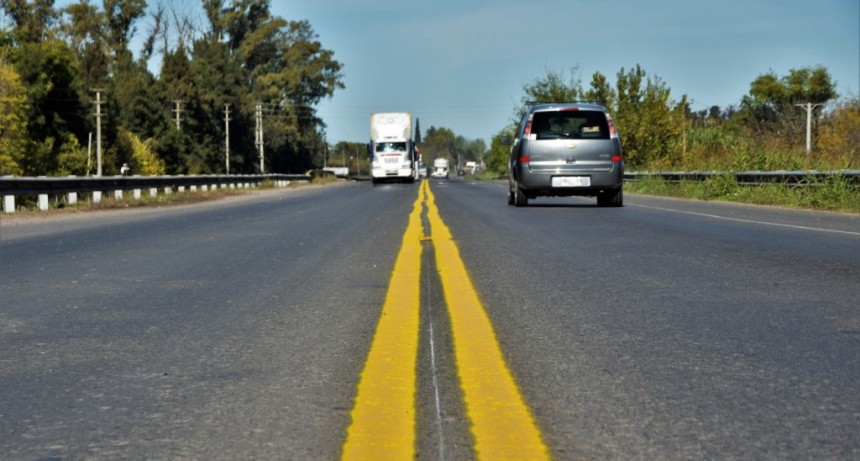 Seguridad vial: el Municipio realiza trabajos de demarcación y señalización en Ruta Provincial N° 192