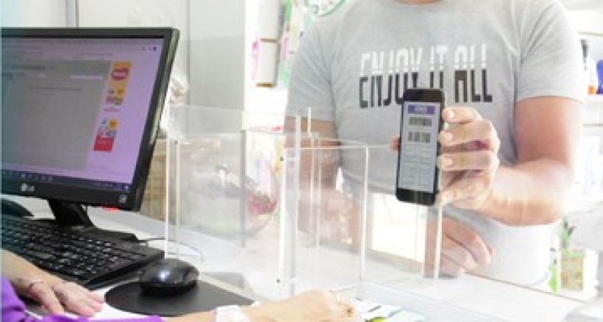 Si vas a la farmacia te tienen que atender con tu receta de manera normal y hacerte el descuento que corresponde