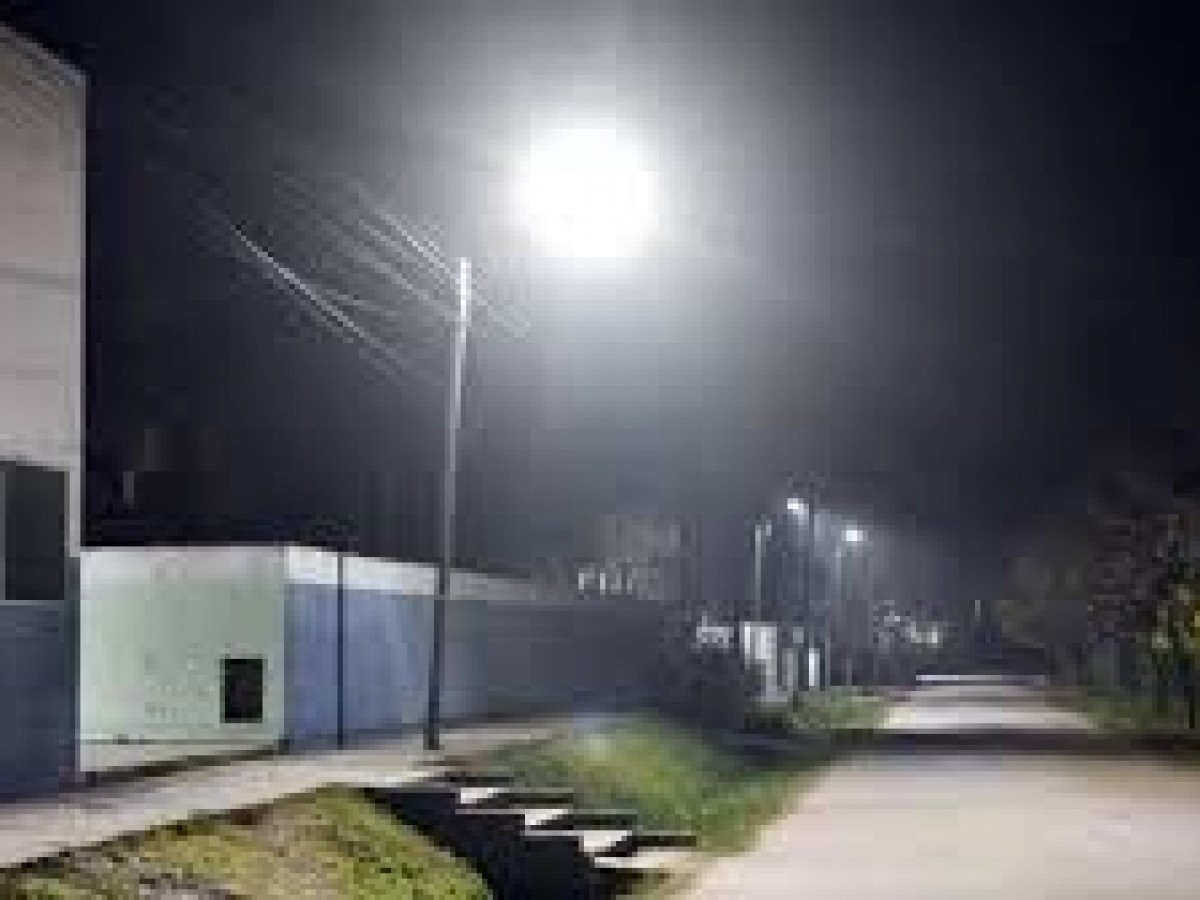El Municipio instaló nuevas luces LED en el barrio Los Laureles