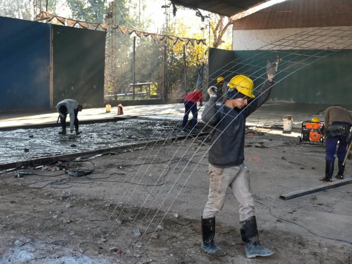 Comenzó la construcción de un nuevo playón deportivo en Pueblo Nuevo