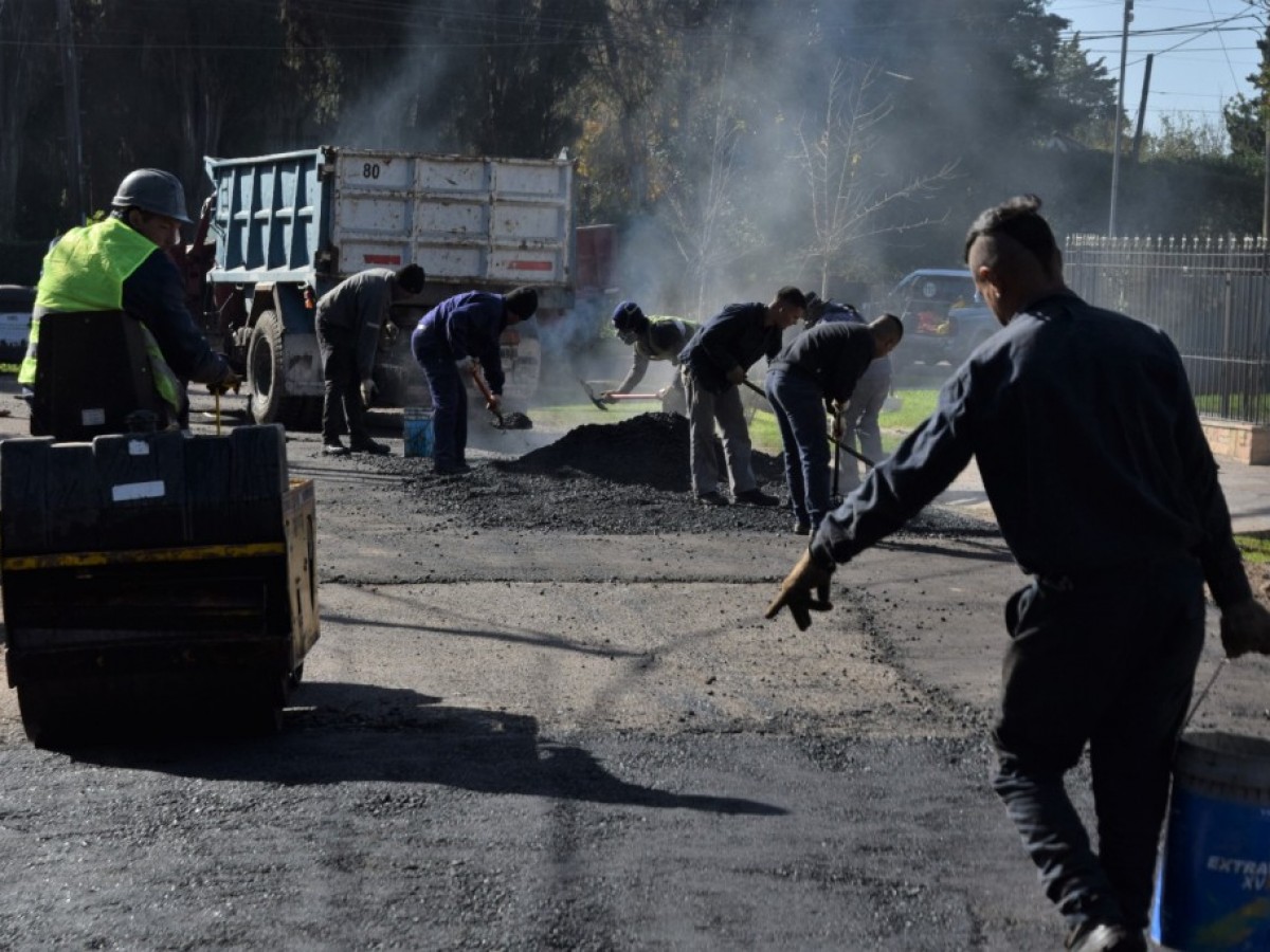 Trabajos de mejoramiento vial en barrio San Francisco