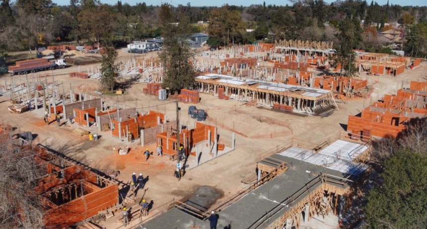 Avanzan los trabajos de construcción de 96 viviendas en Plumas Verdes