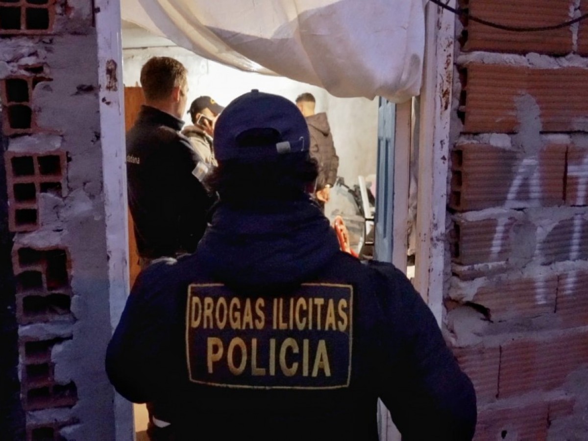Allanamientos por venta de drogas y cuatro detenidos en el barrio Santa Marta