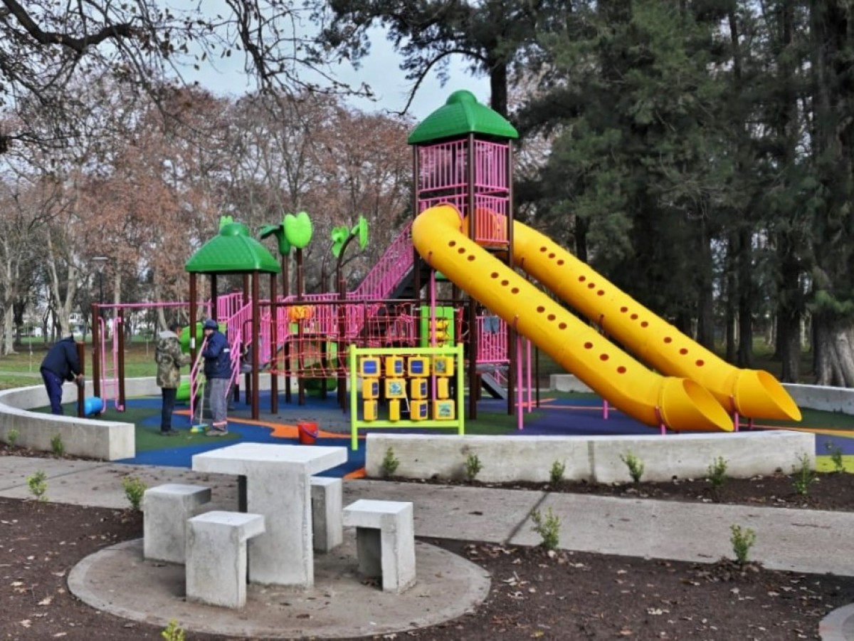 Ya se pueden disfrutar los nuevos juegos infantiles del Parque San Martín
