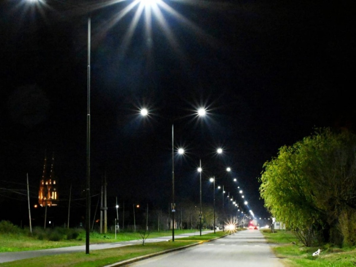 Los barrios de Luján siguen incorporando nueva iluminación LED 