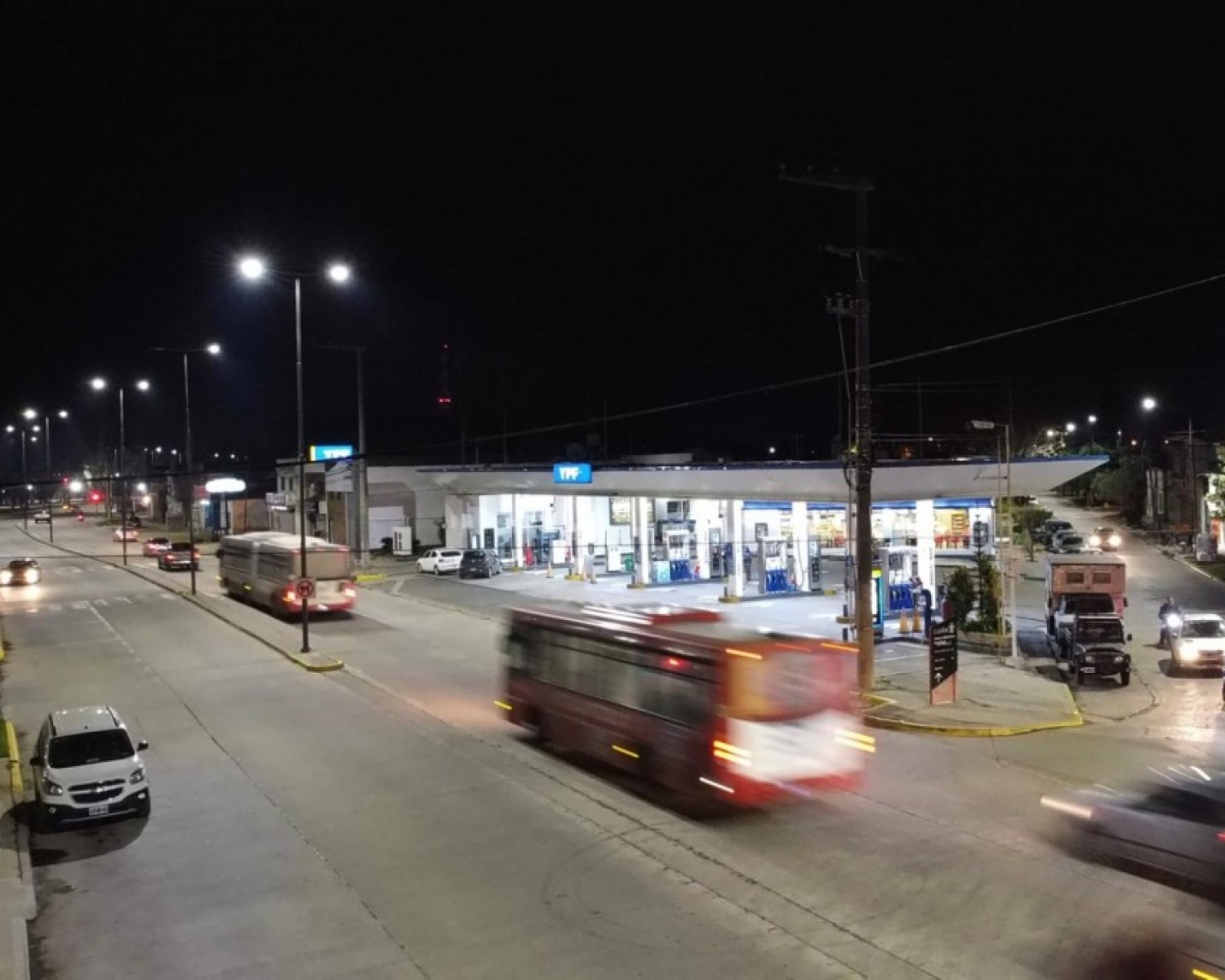 Se completó la renovación de luminarias en el eje Constitución - Carlos Pellegrini