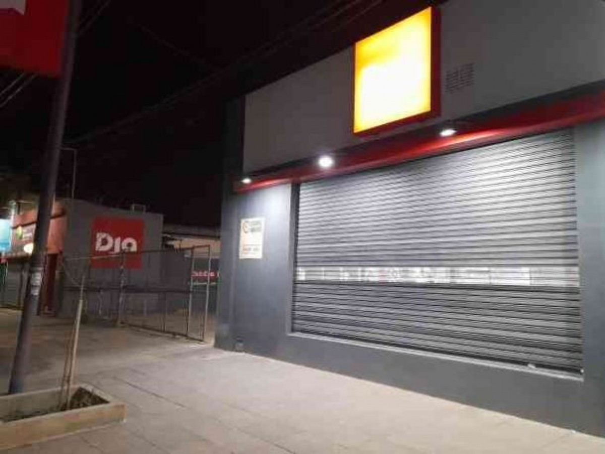 Por amenazas e intentos de saqueos, cerraron comercios y supermercados