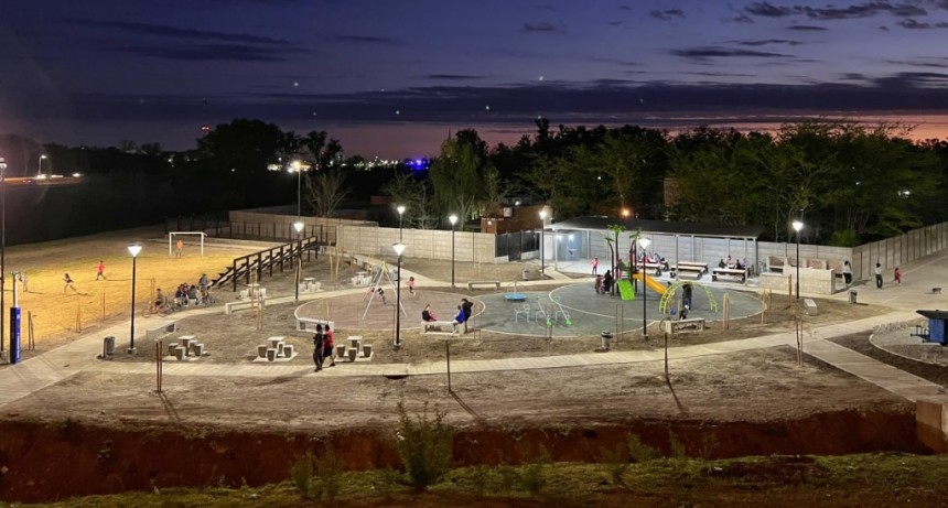 Se abrió a la comunidad un nuevo espacio público ribereño en barrio La Loma