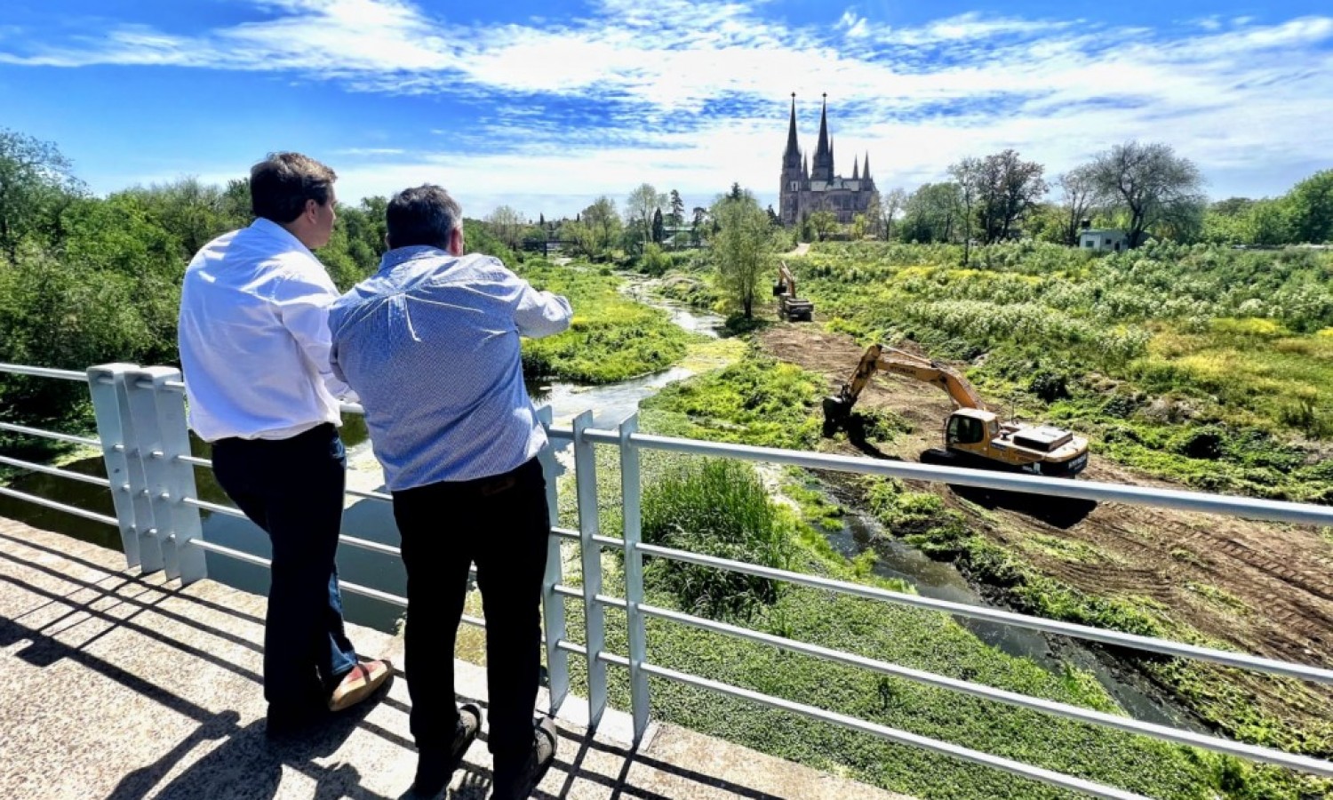 Comenzaron las obras de readecuación del cauce del río Luján en la zona urbana
