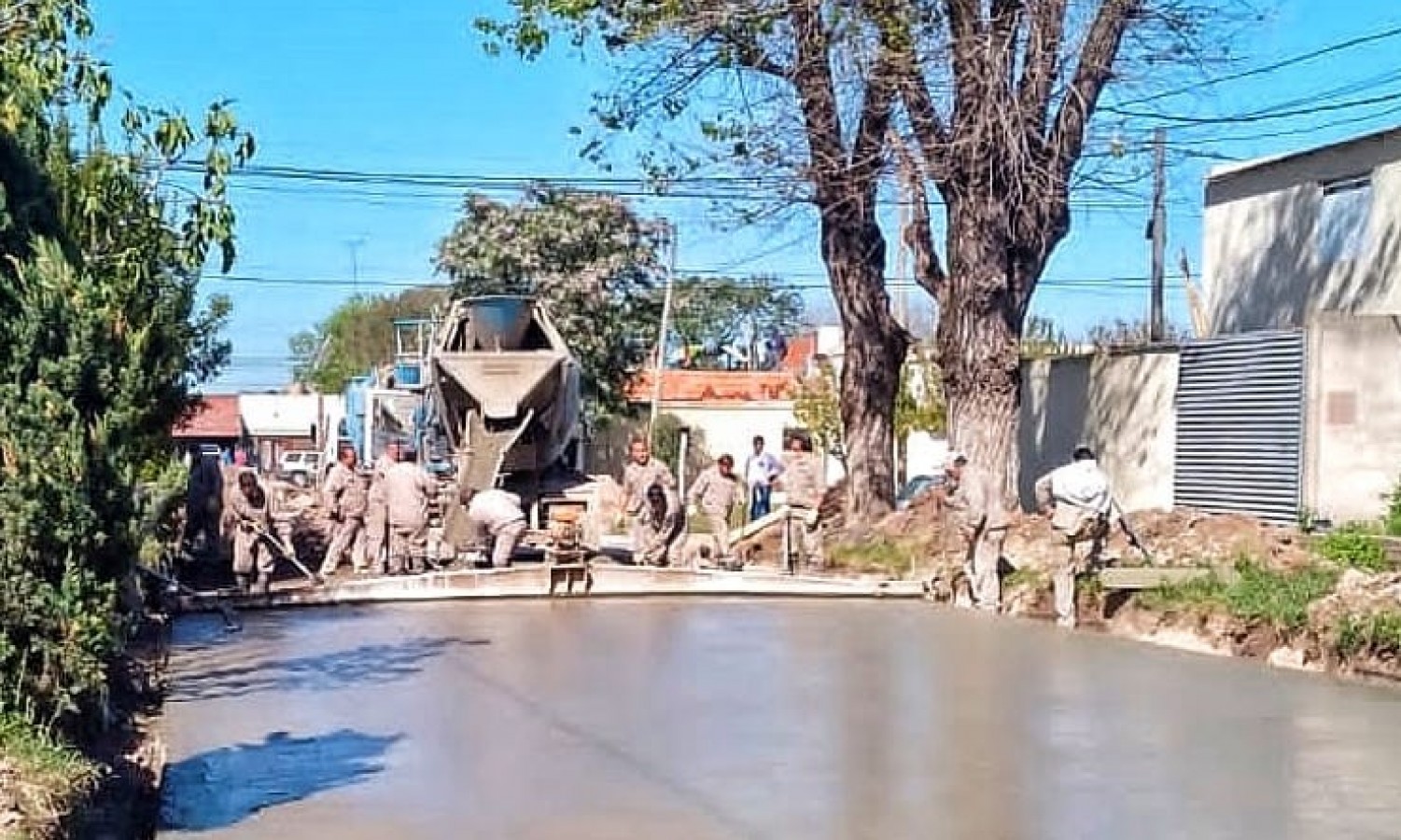 El Municipio inició trabajos de pavimentación en barrio Sarmiento