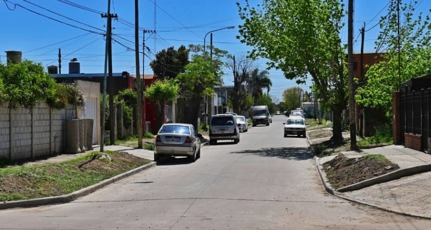  Se habilitaron las tres nuevas cuadras asfaltadas en el barrio Zapiola