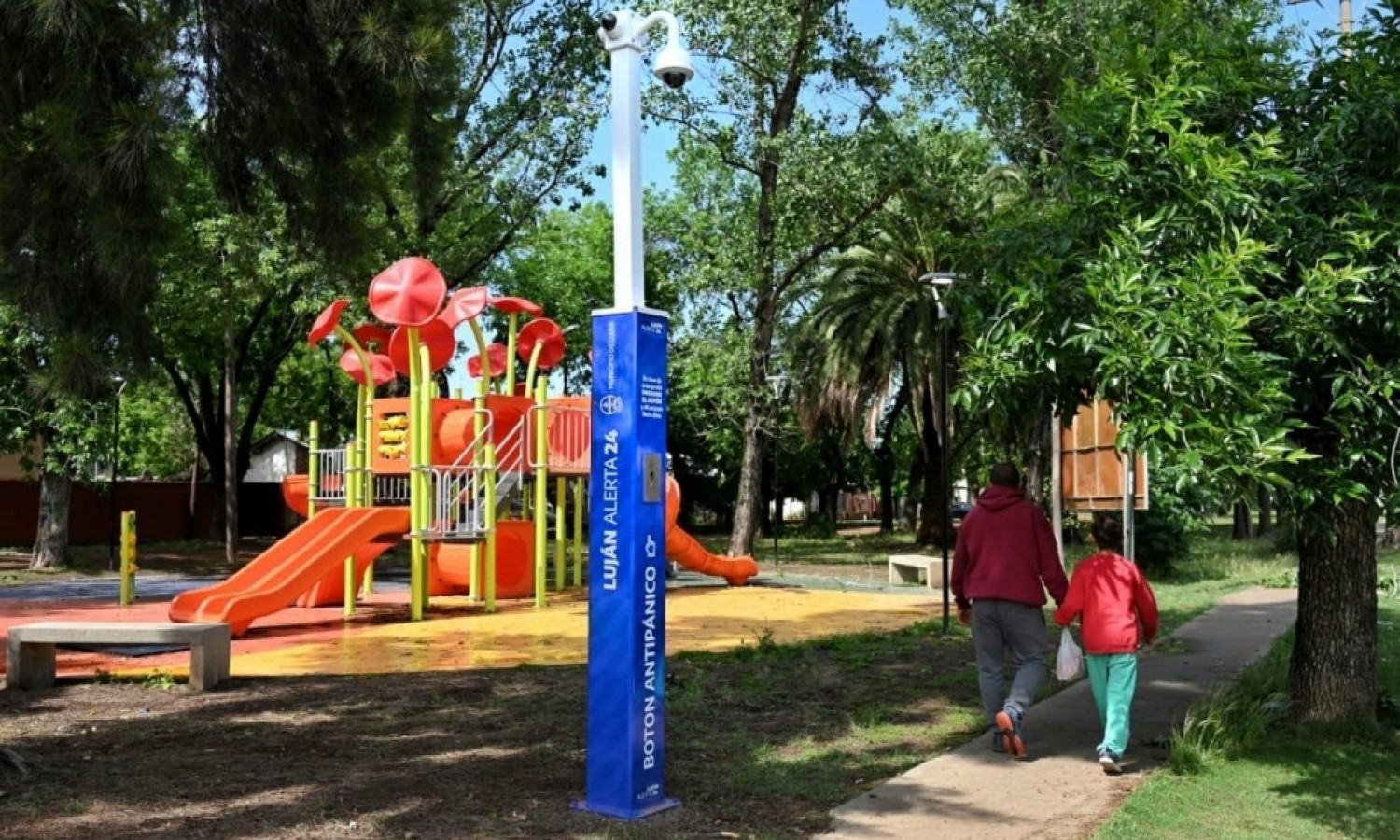 El Municipio instala tótems de seguridad en espacios públicos y escuelas