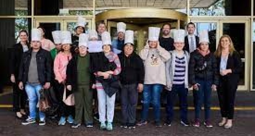 Alumnos del programa “Energía del Sabor” de Naturgy visitaron el Hotel Emperador