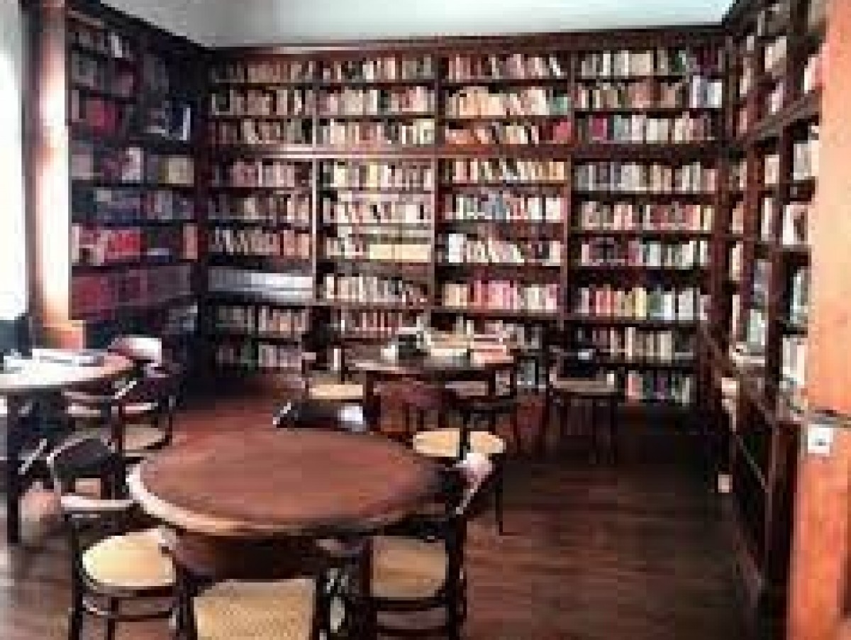 Conversatorio abierto de María Laura Pérez Gras sobre la “Literatura especulativa”