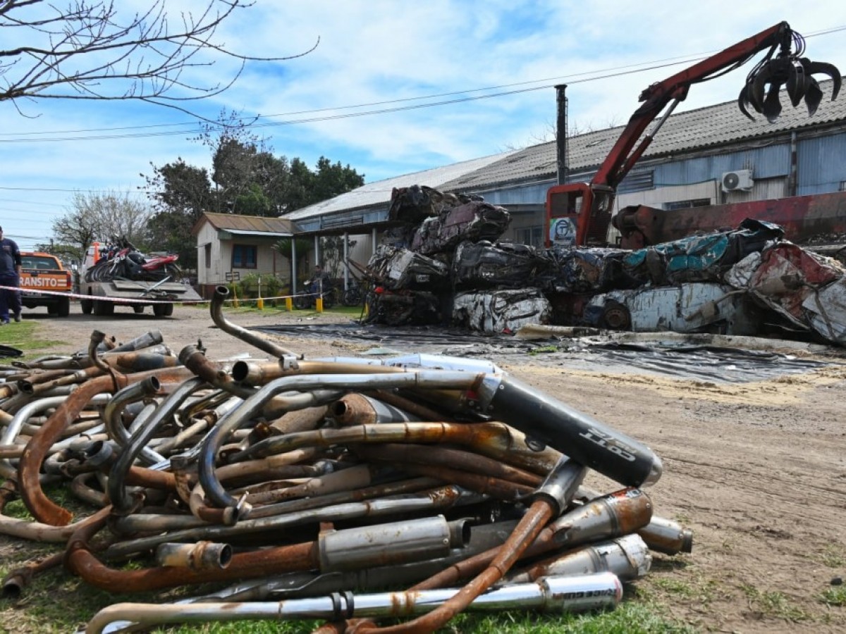 “Avanzá sin Ruido”: el Municipio destruyó 127 caños de escape no reglamentarios