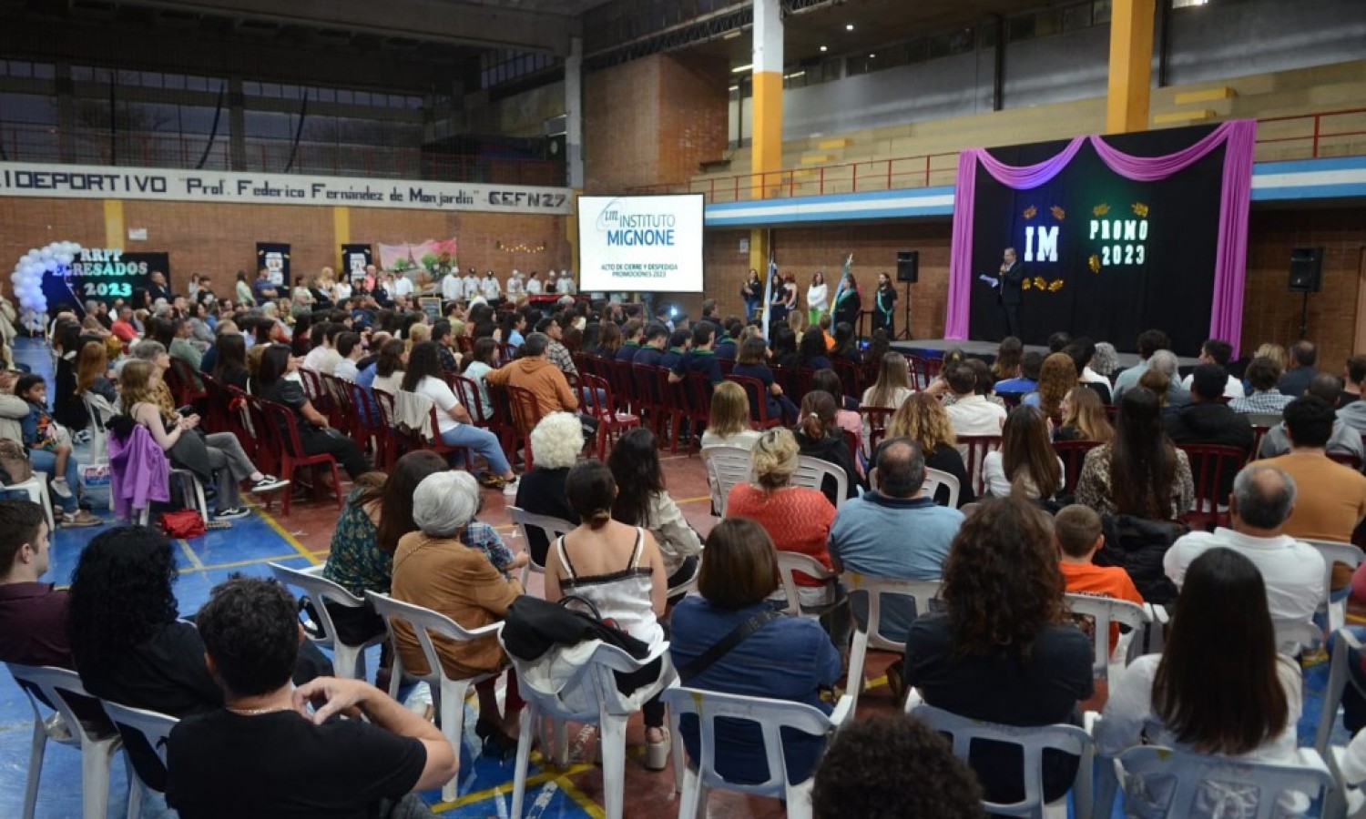 Se realizó el acto de cierre de ciclo lectivo y la muestra anual del Instituto Mignone