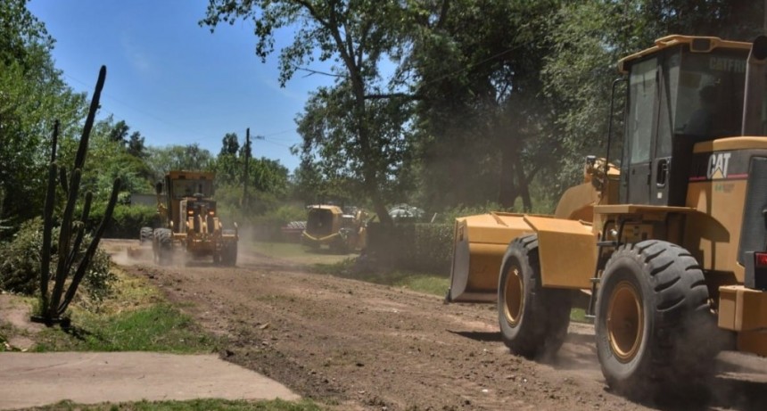 Continúan las obras de empedrado de calles de tierra en Los Laureles, El Ceibo y San Juan de Dios 