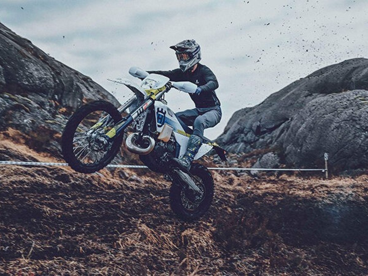 Husqvarna Motorcycles presenta la versión 2024 de la TE 300, principal exponente del enduro extremo