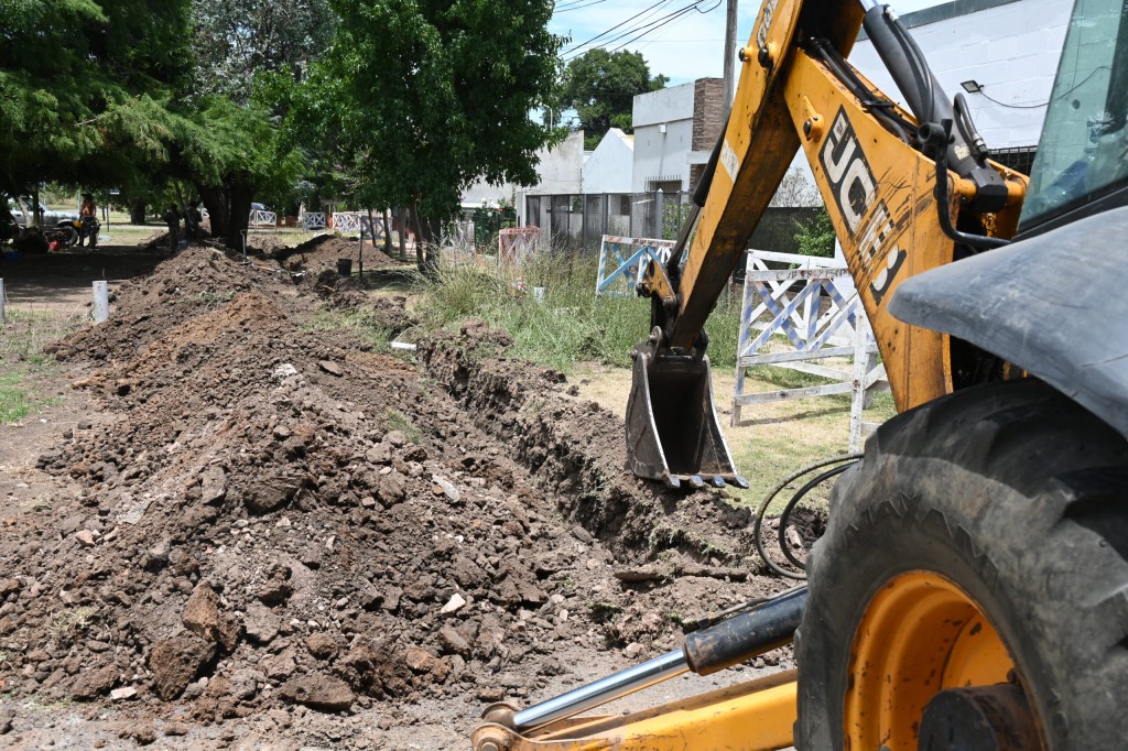 Comenzó la construcción de la nueva red de agua potable de Cortinez