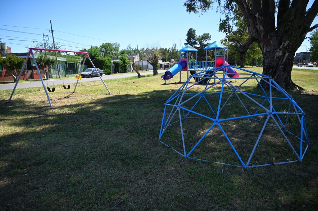 Nueva isla de juegos en el barrio La Palomita