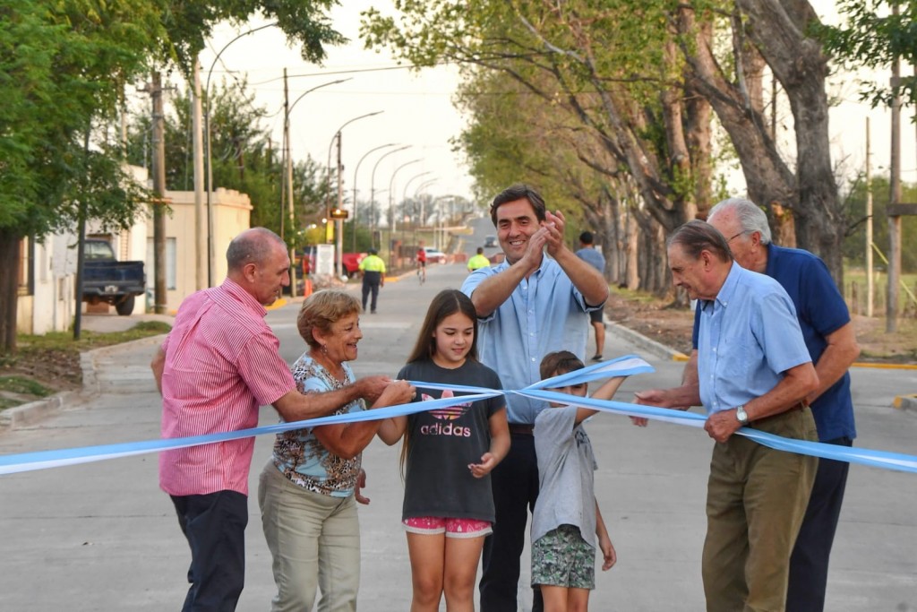 Se inauguraron las obras de repavimentación del acceso a Jáuregui por 25 de Mayo