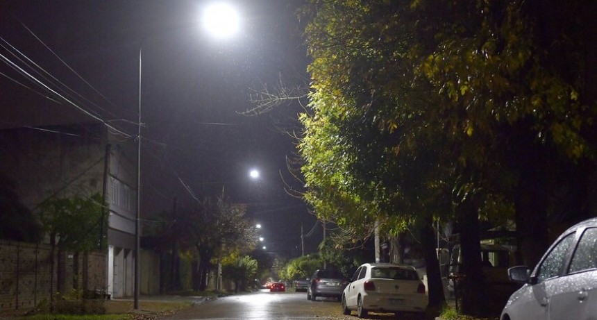 Se completan las tareas de iluminación en el centro de Luján