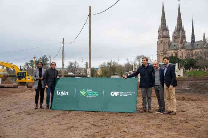 El Intendente Boto y el vicepresidente de la CAF recorrieron las obras del río Luján