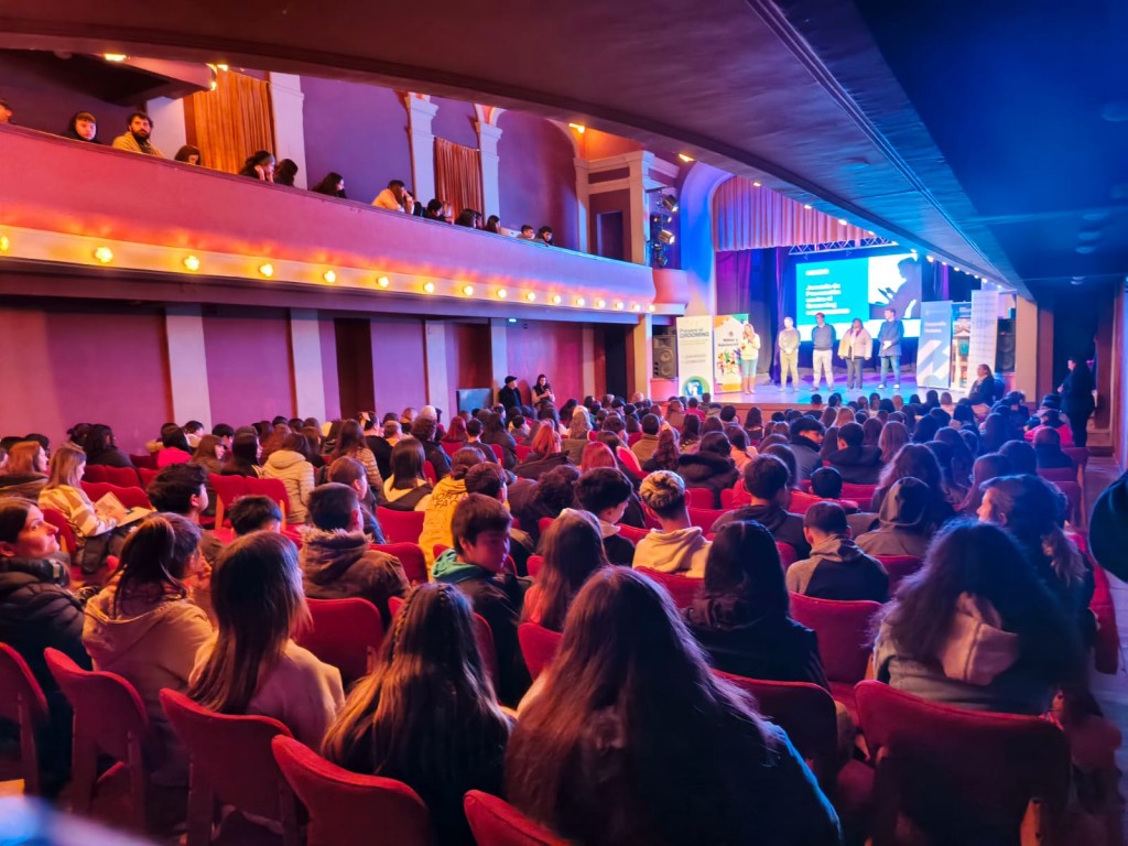 Más de 600 estudiantes participan de Jornadas de Prevención sobre el Grooming