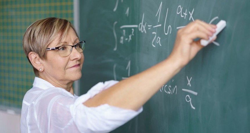 FALTAN DOCENTES EN COLEGIOS DE TODOS LOS NIVELES: CUÁLES SON LOS CARGOS CON MAYOR DEMANDA