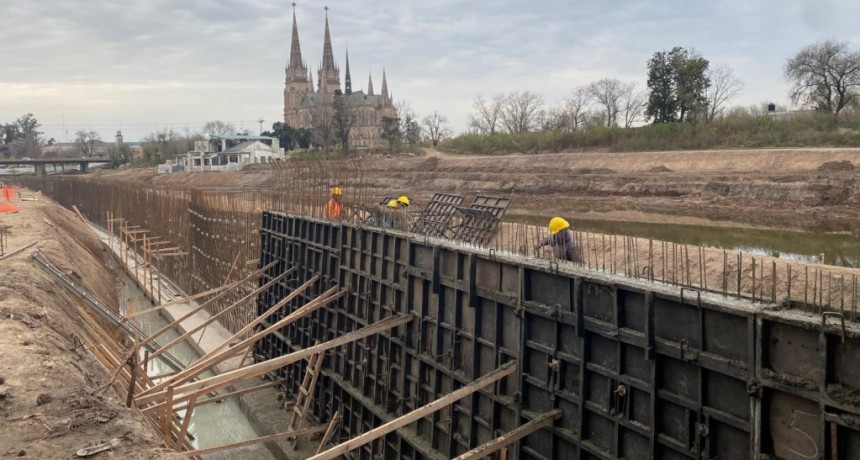 Río Luján: comenzó la construcción del muro de contención para mitigar desbordes