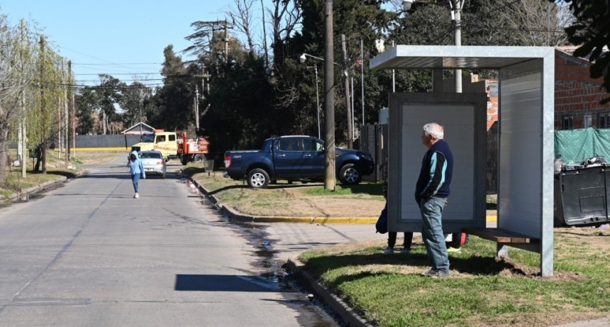 Avanza el plan de colocación de nuevos refugios en paradas de colectivos