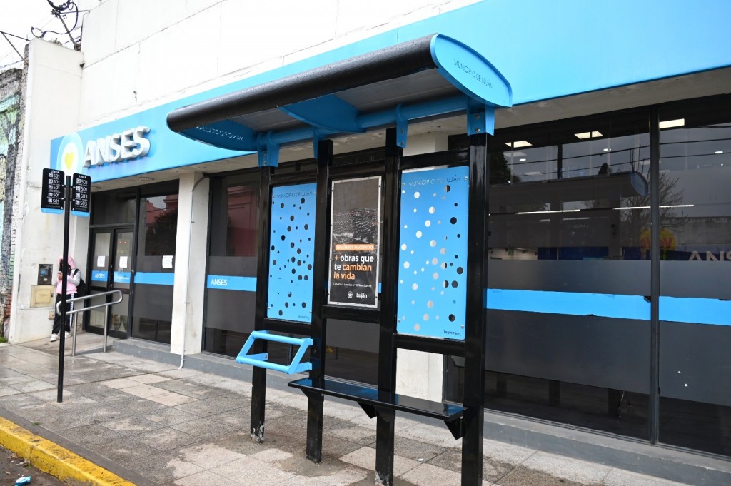 El Municipio instaló nuevos refugios en paradas de colectivo