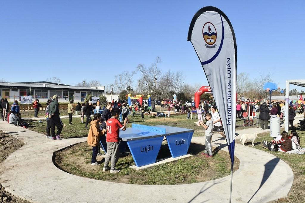 Se inauguró una nueva plaza del encuentro en la localidad de Olivera: “Dominga Cabrelli”