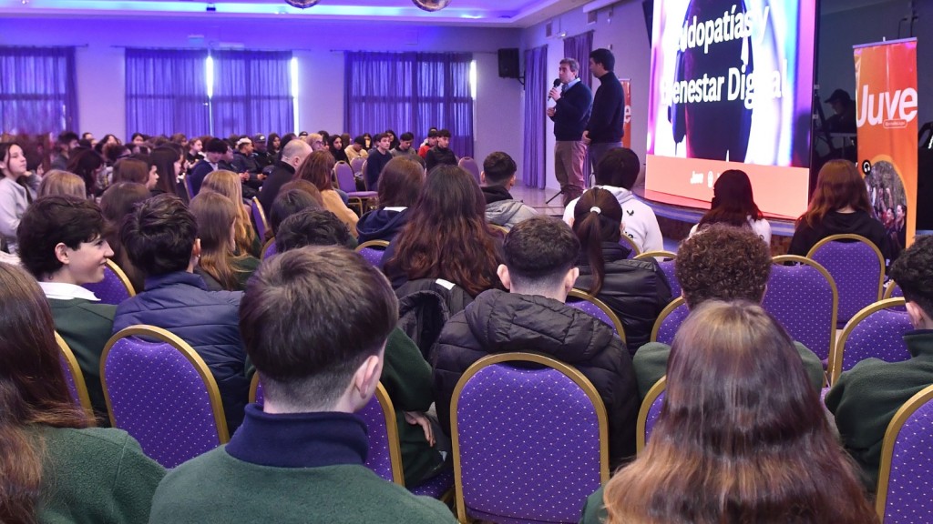 Juventudes: más de 350 estudiantes asistieron a la jornada sobre “Ludopatía y Bienestar Digital”