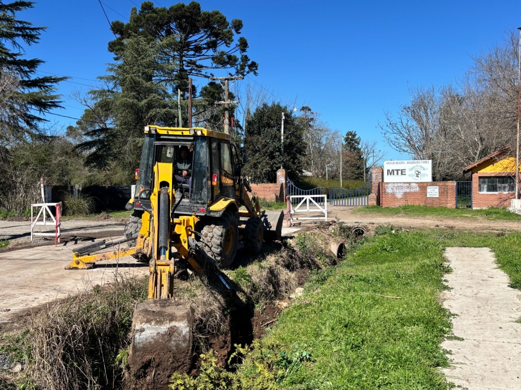 Avanzan las obras hídricas en el barrio Lezica y Torrezuri 