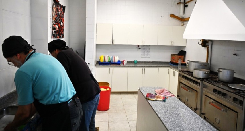 Se realizan mejoras edilicias en instituciones educativas del distrito 