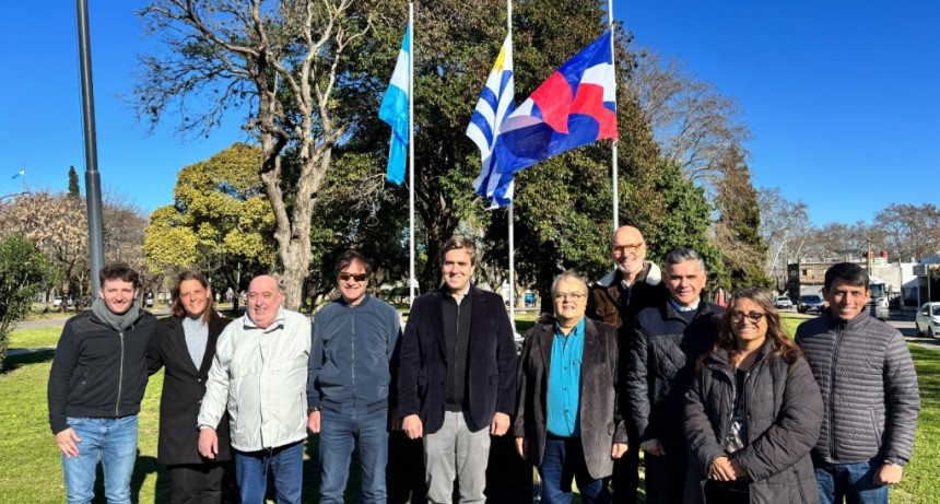 Luján conmemoró el Bicentenario de la Independencia de Uruguay