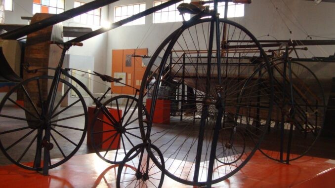 Encuentro de charanguistas y exhibición de bicicletas antiguas en el Museo Udaondo