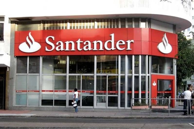 Santander Argentina lanza acciones para prevenir la adicción a las apuestas online en adolescentes y promueve la educación financiera