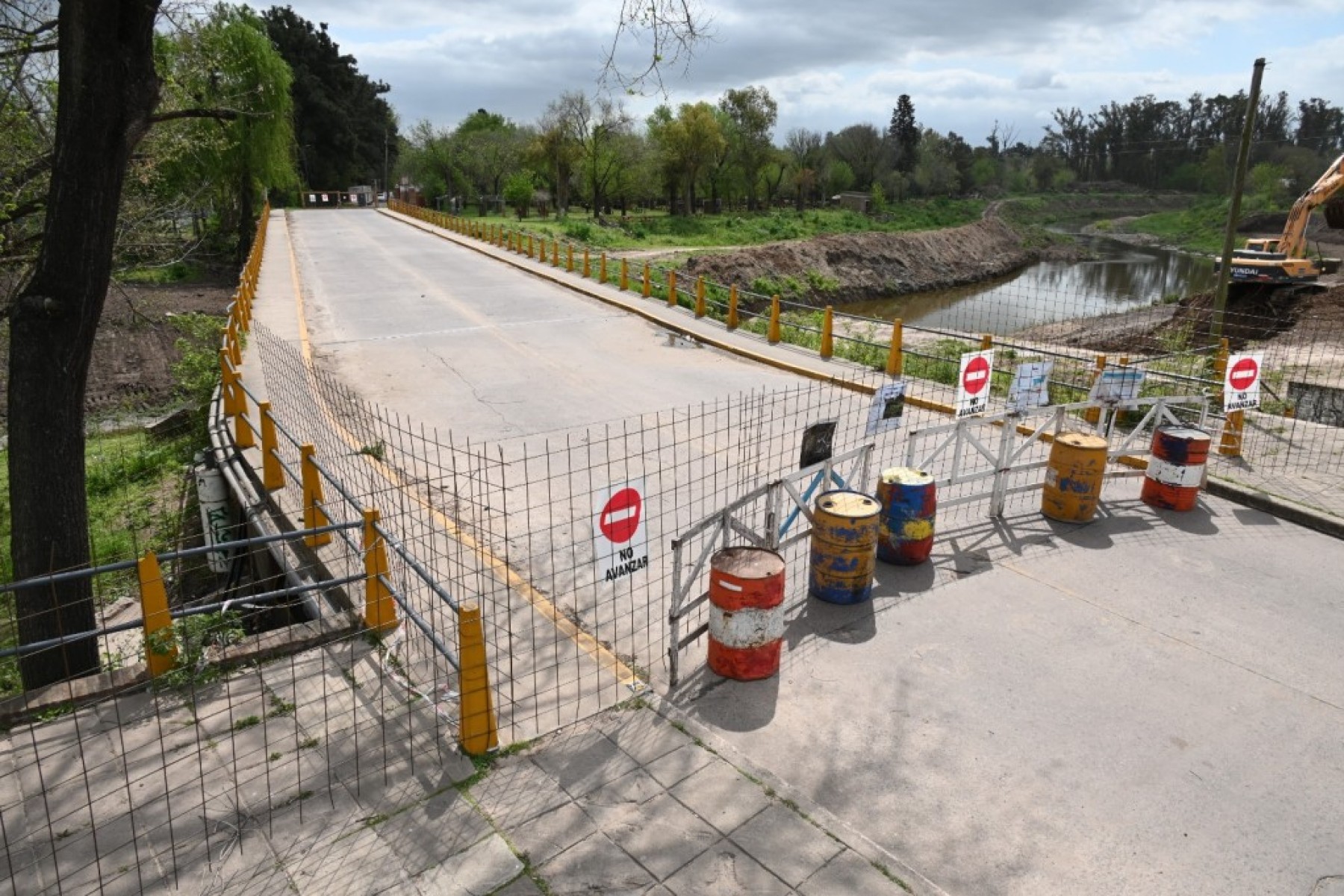 Comienza la demolición del Puente Almirante Brown, en el marco de las obras del Río Luján