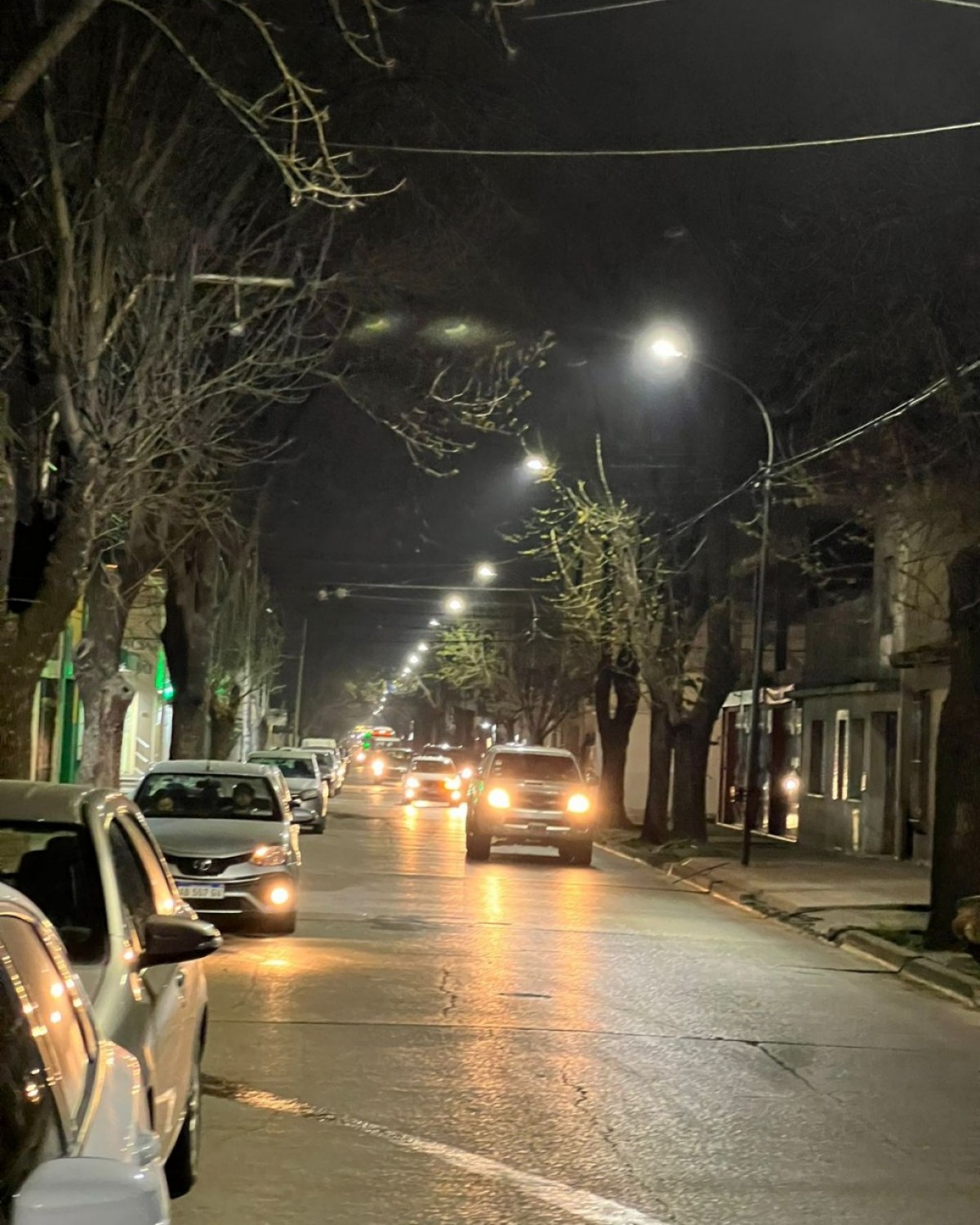 Continúa la instalación de luces LED en el macrocentro de Luján