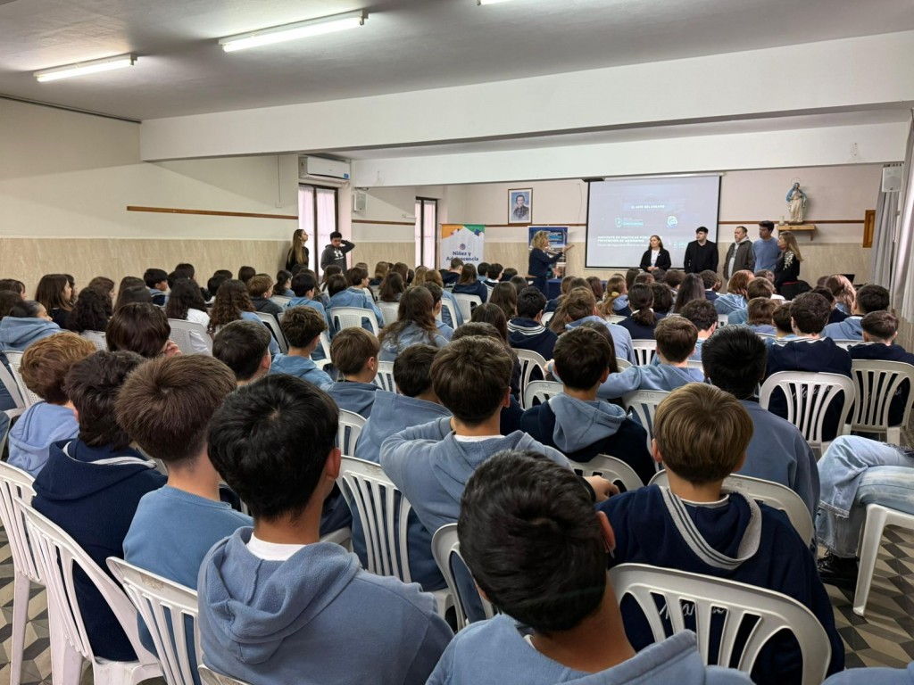 Continúan las jornadas de prevención del Grooming en escuelas de Luján 