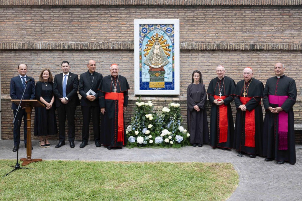 La Virgen de Luján  se encuentra en los jardines del Vaticano