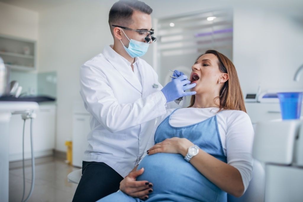 Campaña de salud bucal para embarazadas en centros de atención primaria
