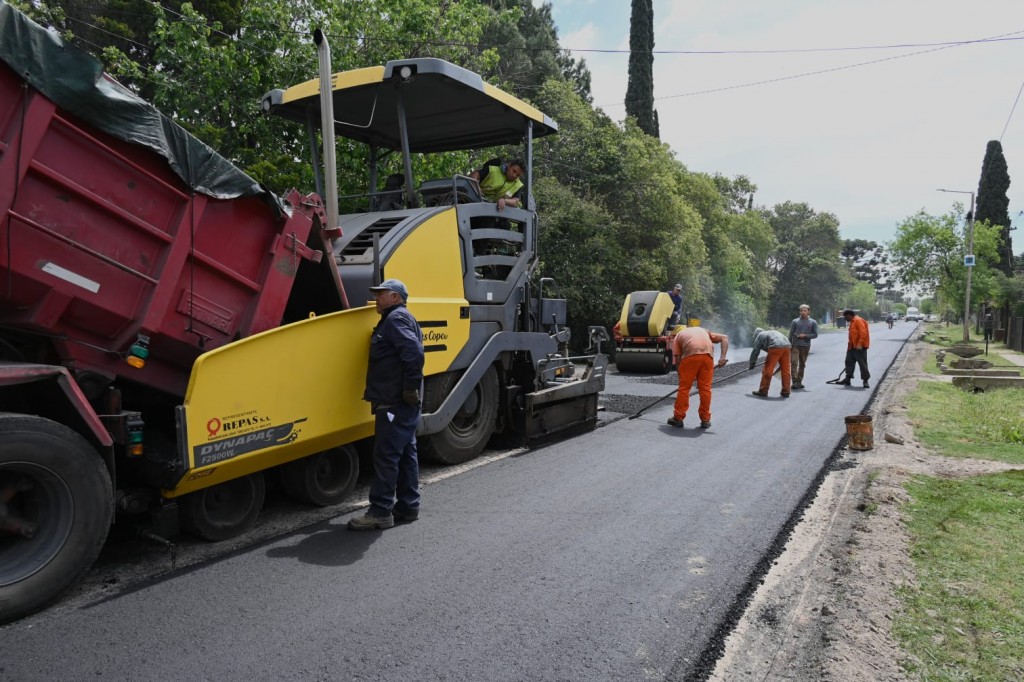 El Municipio inició obras de repavimentación de la calle República Argentina